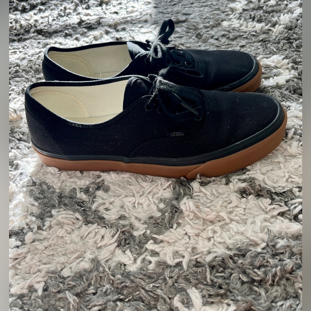 NWOT Vans Authentic Gum Shoe